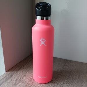 🌷 Hydro Flask 21 oz. Sport Cap in Hibiscus 🌺